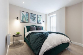SMA Premium Arena and Central Lux Stay With Piano